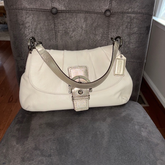 Vintage Y2K Coach Off White SoHo Leather Pleated Buckle Flap Hobo Shoulder Bag - Picture 1 of 10